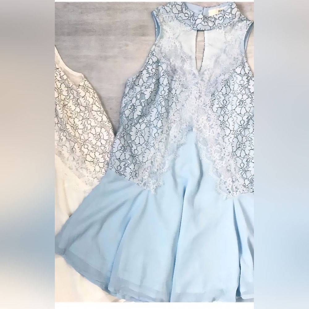 Available by Angela Fashion Blue Whte Lace Sleeveless Dress Lined Size Large NEW